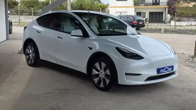 Tesla Model Y 2023 - 42500 EUR, 98648 km - foto 3 de 21