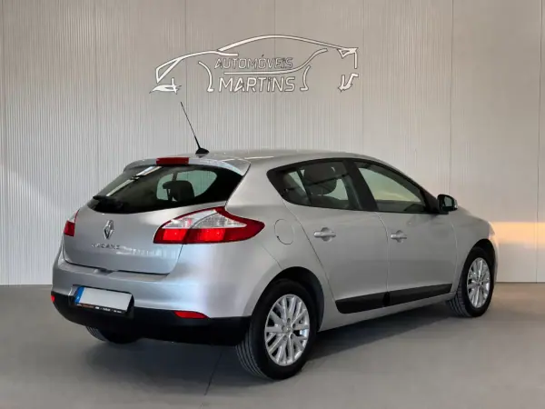 Renault Mégane 2014 - 5990 EUR, 325267 km - AUTO.MOTO.pt - 325267km - foto 8 de 20