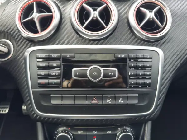 Mercedes-Benz A 180 2015 - 16990 EUR, 131000 km - AUTO.MOTO.pt - 131000km - foto 28 de 35