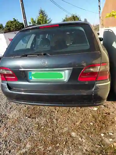Mercedes-Benz E 220 2003 — foto 2 de 9
