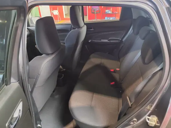 Suzuki Swift 2018 - 14990 EUR, 27855 km - AUTO.MOTO.pt - 27855km - foto 9 de 11