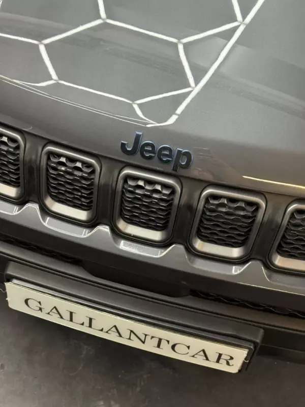 Jeep Compass 2022 - 21900 EUR, 116655 km - AUTO.MOTO.pt - 116655km - foto 10 de 35