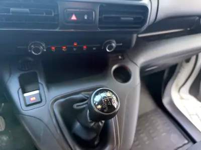 Peugeot Partner 1.6 HDI , 3 Lug. , Iva Dedutivel 2019 - 12480 EUR, 131000 km - AUTO.MOTO.pt - 131000km - foto 22 de 29