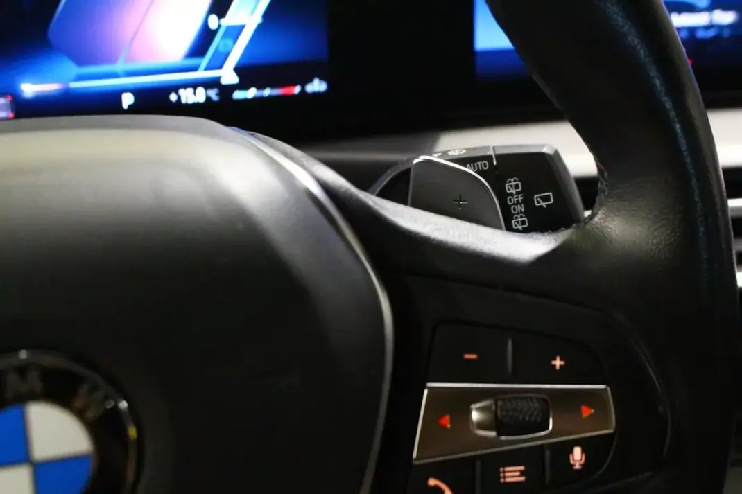 BMW 318 2022 - 27250 EUR, 132000 km - AUTO.MOTO.pt - 132000km - foto 27 de 38