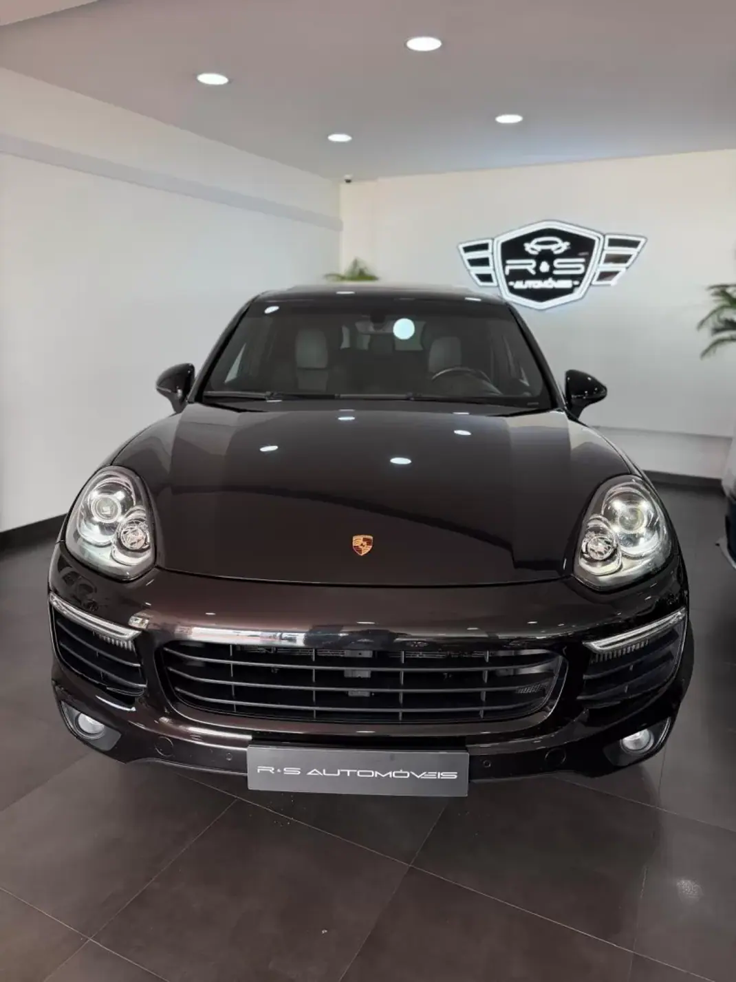Porsche Cayenne 2016 - 34000 EUR, 280000 km - AUTO.MOTO.pt - 280000km - foto 2 de 23