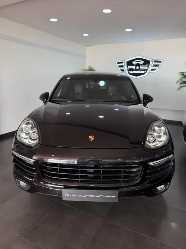 Porsche Cayenne 2016 - 34000 EUR, 280000 km - AUTO.MOTO.pt - 280000km - foto 2 de 23
