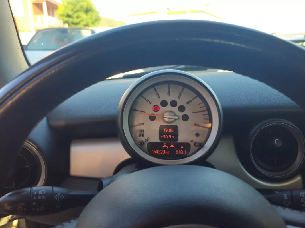 MINI One 2009 - 7990 EUR, 164320 km - 164320km - foto 7 de 14