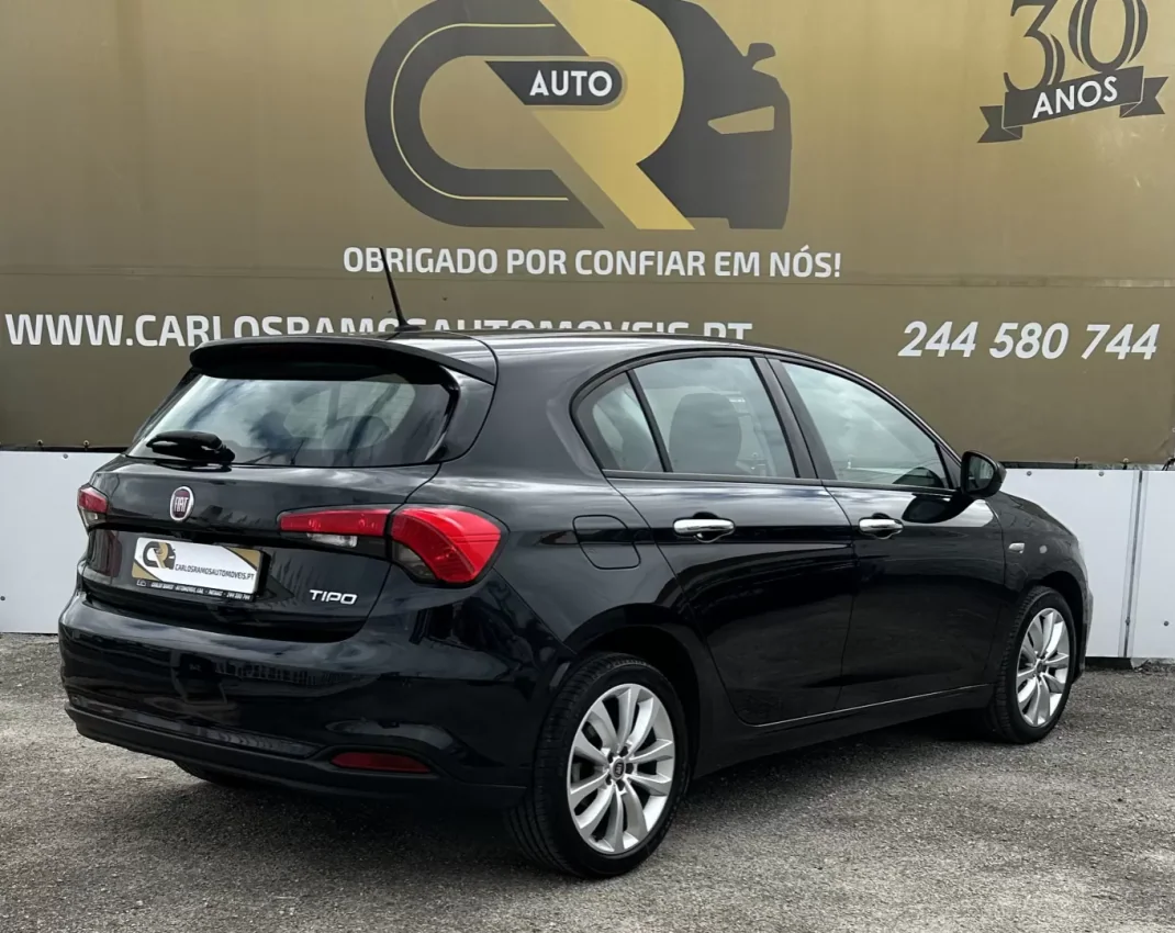 Fiat Tipo 2017 - 13900 EUR, 194560 km - AUTO.MOTO.pt - 194560km - foto 4 de 9