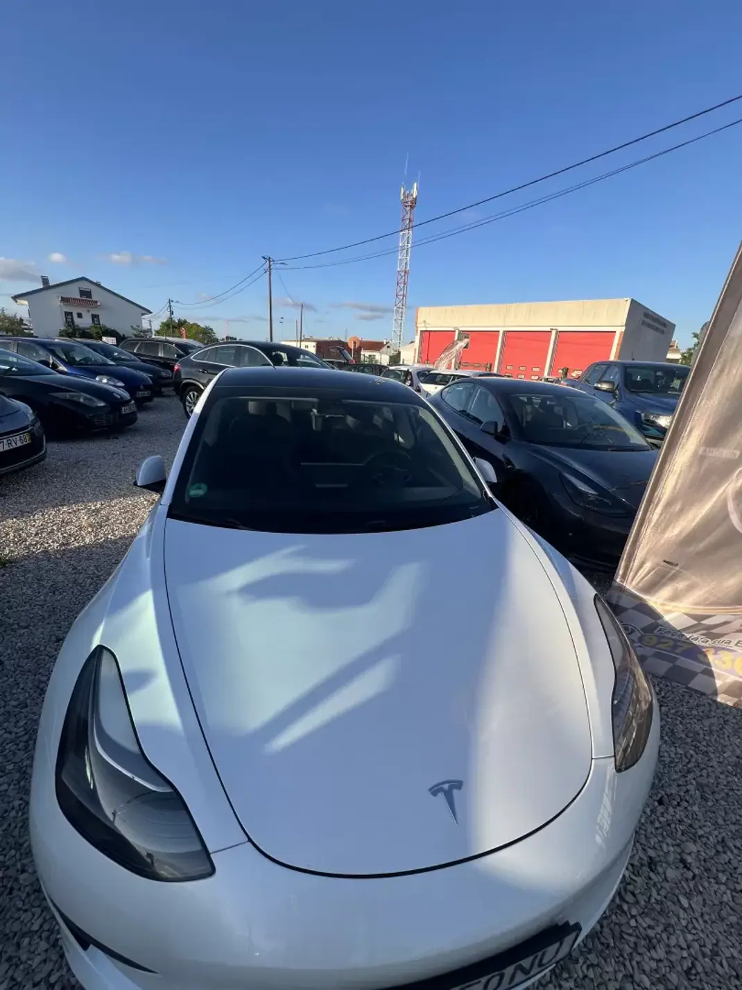 Tesla Model 3 2021 - 23999 EUR, 92500 km - AUTO.MOTO.pt - 92500km - foto 4 de 7