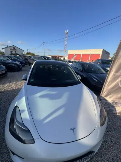 Tesla Model 3 2021 - 23999 EUR, 92500 km - AUTO.MOTO.pt - 92500km - foto 4 de 7