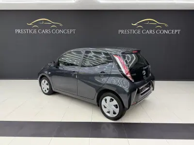 Toyota Aygo 2018 - 10450 EUR, 62569 km - AUTO.MOTO.pt - 62569km - foto 5 de 35