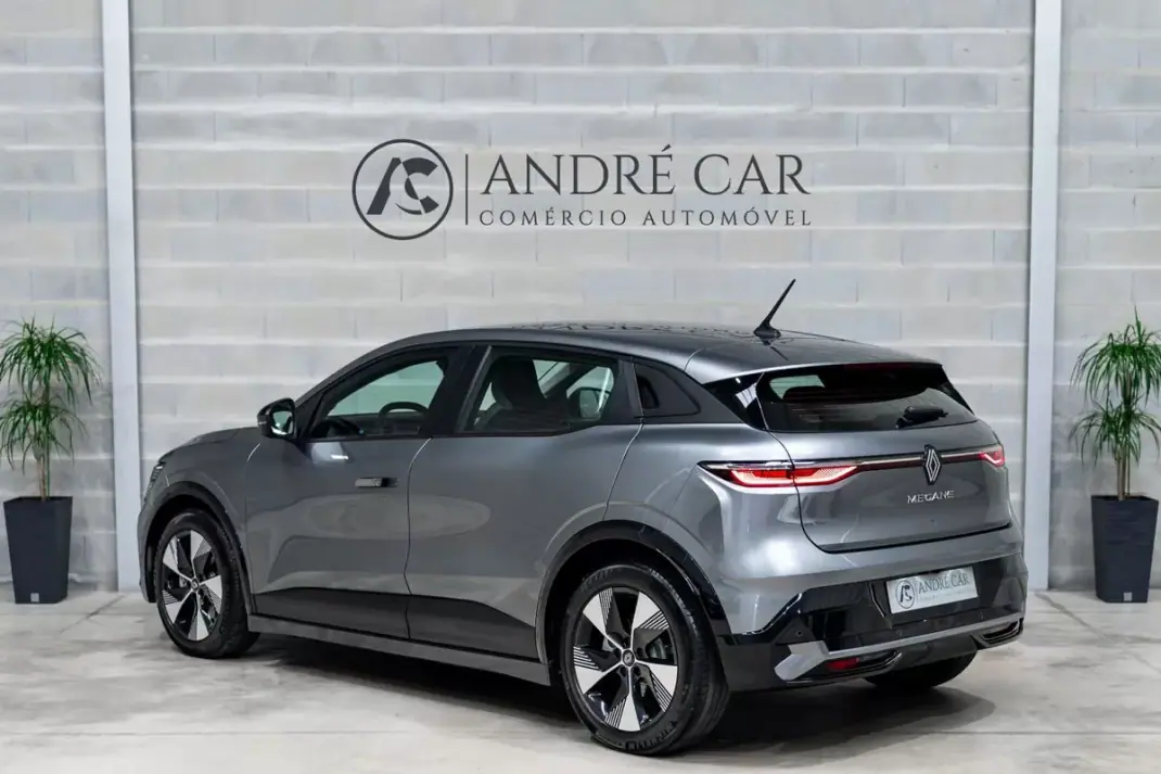 Renault Mégane E-Tech 2022 - 22450 EUR, 57733 km - AUTO.MOTO.pt - 57733km - foto 7 de 40