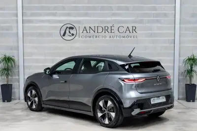 Renault Mégane E-Tech 2022 - 22450 EUR, 57733 km - AUTO.MOTO.pt - 57733km - foto 7 de 40