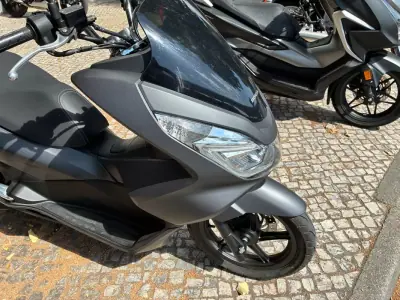 Honda PCX 125 2016 - 2350 EUR, 9998 km - AUTO.MOTO.pt - 9998km - foto 5 de 14
