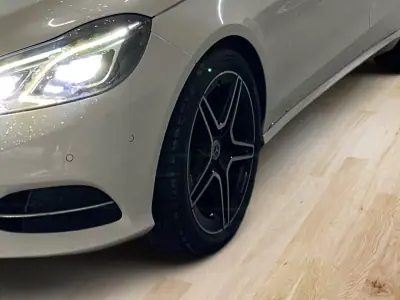 Mercedes-Benz E 300 2013 - 13950 EUR, 330000 km - AUTO.MOTO.pt - 330000km - foto 6 de 20