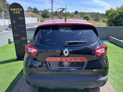 Renault Captur 2014 - 9900 EUR, 217000 km - AUTO.MOTO.pt - 217000km - foto 12 de 60
