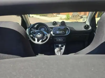 Smart Fortwo Cabrio 2016 - 10780 EUR, 139000 km - AUTO.MOTO.pt - 139000km - foto 12 de 17