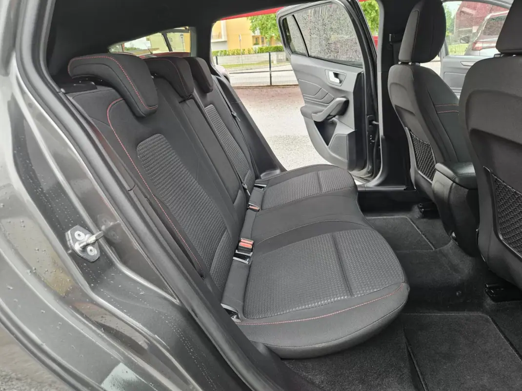 Ford Focus SW 2021 - 17800 EUR, 91100 km - AUTO.MOTO.pt - 91100km - foto 19 de 66