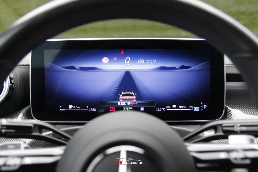 Mercedes-Benz C 300 2022 - 43500 EUR, 65000 km - AUTO.MOTO.pt - 65000km - foto 23 de 47