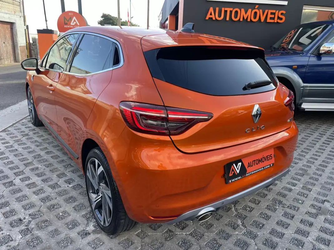 Renault Clio 2022 - 17500 EUR, 63995 km - 63995km - foto 5 de 12