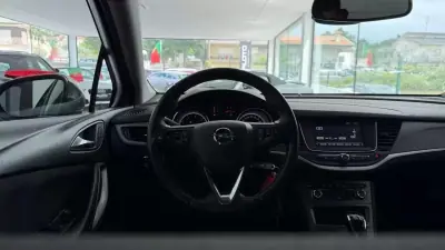 Opel Astra Sports Tourer 2019 - 10750 EUR, 156084 km - AUTO.MOTO.pt - 156084km - foto 14 de 26