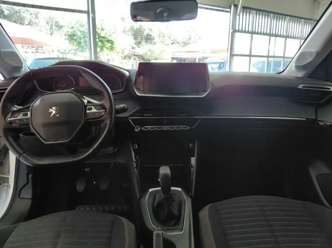 Peugeot 208 2021 - 13900 EUR, 95000 km - AUTO.MOTO.pt - 95000km - foto 18 de 20