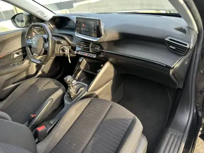 Peugeot 2008 2021 - 21500 EUR, 170000 km - 170000km - foto 44 de 53