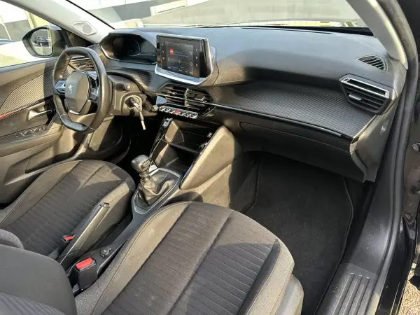 Peugeot 2008 2021 - 21500 EUR, 170000 km - 170000km - foto 44 de 53
