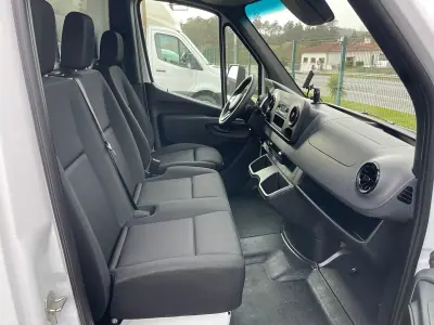 Mercedes-Benz Sprinter 515 CDI Contentor + Plataforma Elevatória 2023 - 49750 EUR, 54000 km - AUTO.MOTO.pt - 54000km - foto 18 de 33