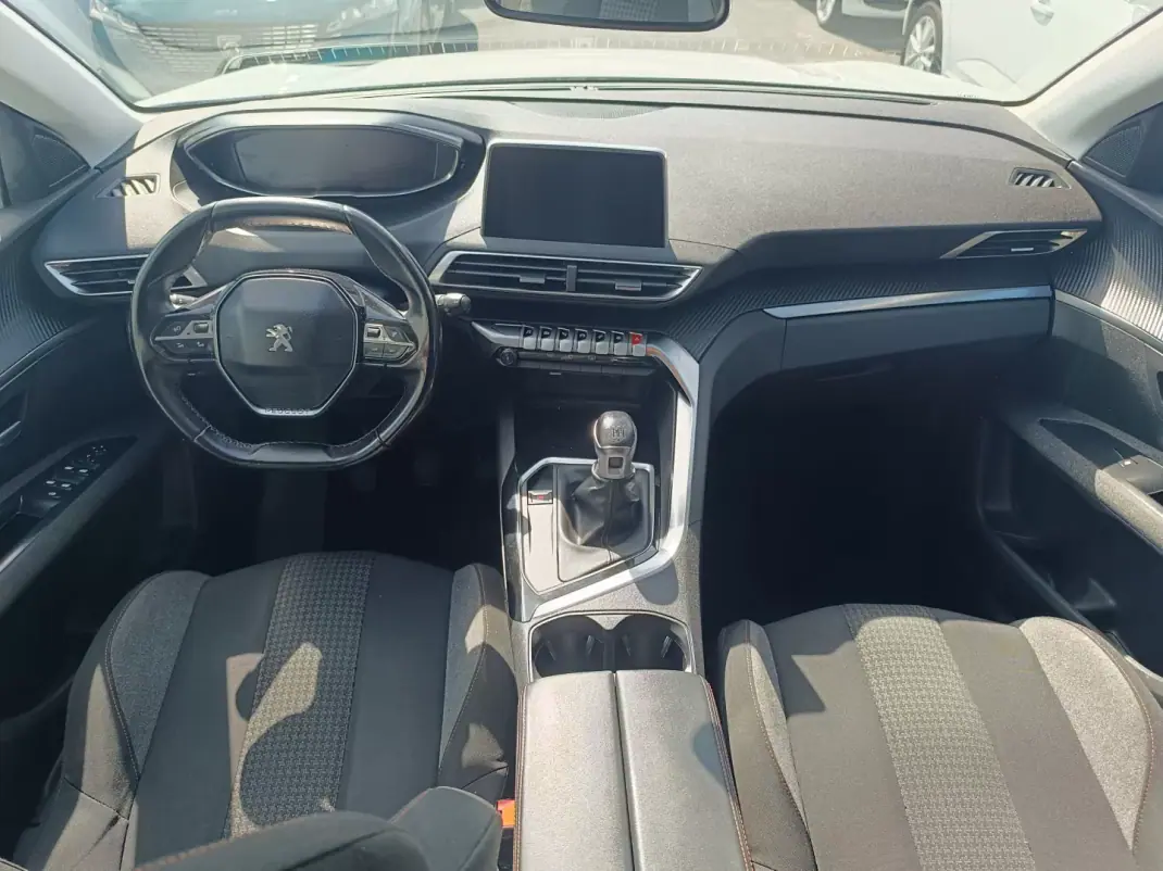 Peugeot 5008 2019 - 14900 EUR, 203649 km - AUTO.MOTO.pt - 203649km - foto 13 de 34