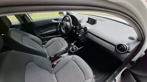 Audi A1 Sportback 2018 - 16950 EUR, 150000 km - AUTO.MOTO.pt - 150000km - foto 12 de 14