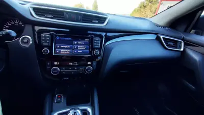 Nissan Qashqai 2017 - 15999 EUR, 139999 km - AUTO.MOTO.pt - 139999km - foto 24 de 34