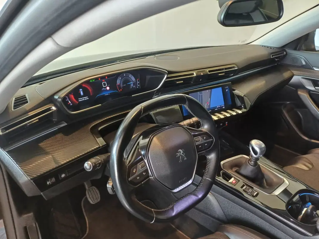 Peugeot 508 SW 2019 - 19500 EUR, 80000 km - AUTO.MOTO.pt - 80000km - foto 27 de 35