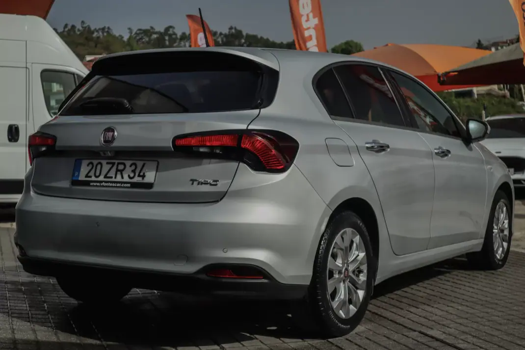 Fiat Tipo 2019 - 11880 EUR, 100620 km - AUTO.MOTO.pt - 100620km - foto 16 de 22