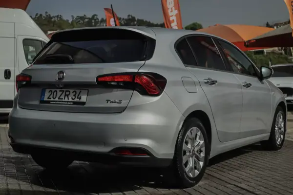 Fiat Tipo 2019 - 11880 EUR, 100620 km - AUTO.MOTO.pt - 100620km - foto 16 de 22
