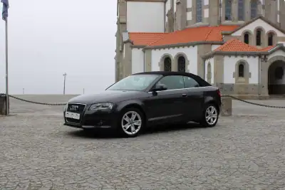 Audi A3 Cabrio 2009 - 11990 EUR, 180000 km - AUTO.MOTO.pt - 180000km - foto 16 de 42