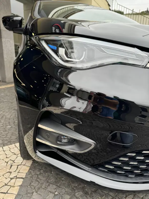 Renault Zoe 2020 - 25500 EUR, 30800 km - AUTO.MOTO.pt - 30800km - foto 28 de 34