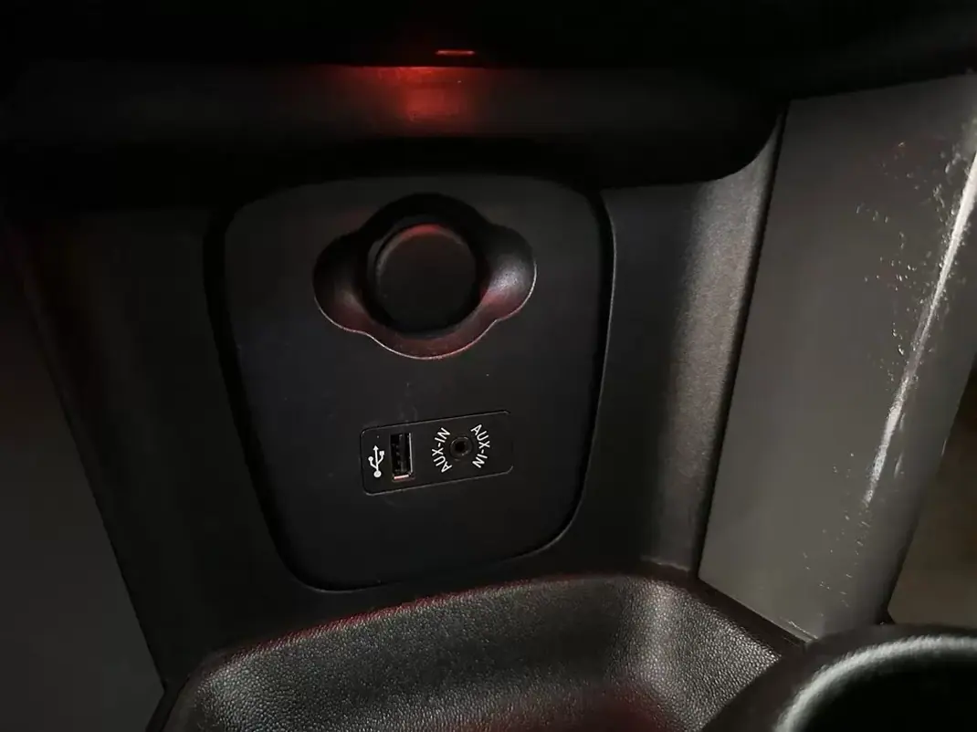 MINI 1000 2017 - 15500 EUR, 99980 km - AUTO.MOTO.pt - 99980km - foto 18 de 20