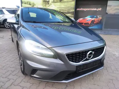 Volvo V40 2018 - 17500 EUR, 185000 km - AUTO.MOTO.pt - 185000km - foto 13 de 28