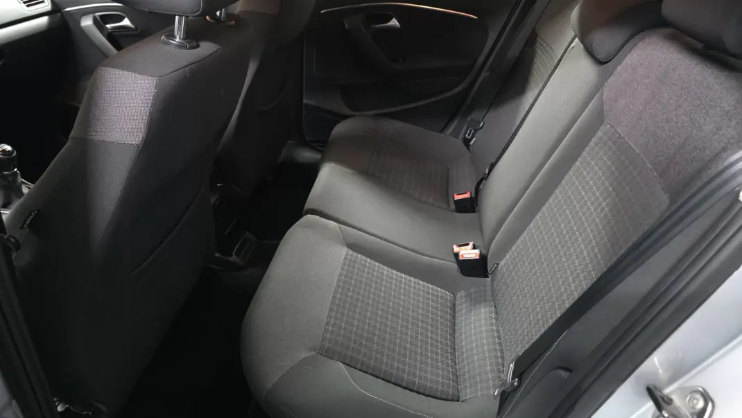 Volkswagen Polo 2014 - 10990 EUR, 136000 km - AUTO.MOTO.pt - 136000km - foto 19 de 31