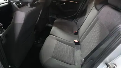 Volkswagen Polo 2014 - 10990 EUR, 136000 km - AUTO.MOTO.pt - 136000km - foto 19 de 31