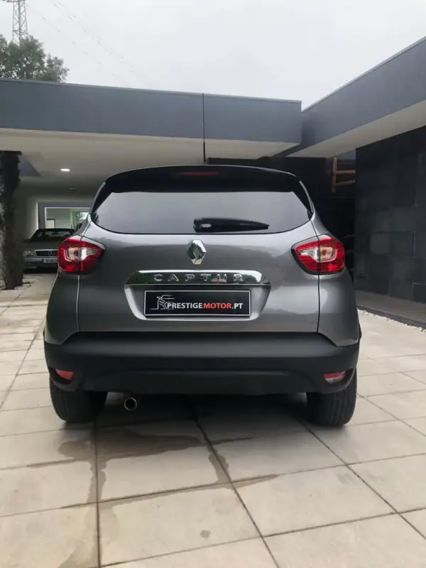 Renault Captur 2017 - 10900 EUR, 116000 km - 116000km - foto 5 de 32