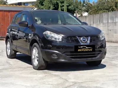 Nissan Qashqai 2010 - 10500 EUR, 185635 km - foto 3 de 8