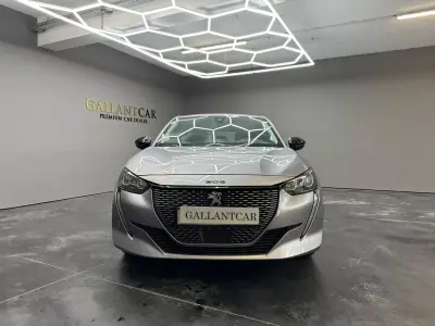 Peugeot e-208 2020 - 18200 EUR, 53794 km - AUTO.MOTO.pt - 53794km - foto 1 de 10