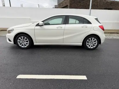 Mercedes-Benz A 180 2014 - 14200 EUR, 192198 km - AUTO.MOTO.pt - 192198km - foto 5 de 15