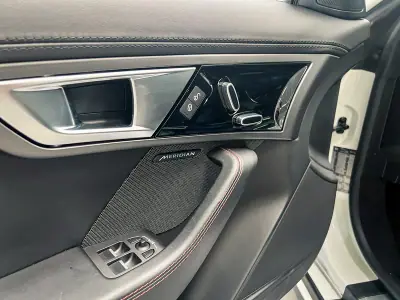 Jaguar F-Type 2017 - 47900 EUR, 54000 km - AUTO.MOTO.pt - 54000km - foto 16 de 20