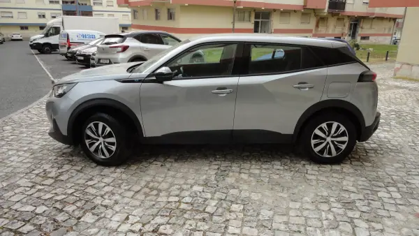 Peugeot e-2008 2023 - 18750 EUR, 81638 km - AUTO.MOTO.pt - 81638km - foto 7 de 20
