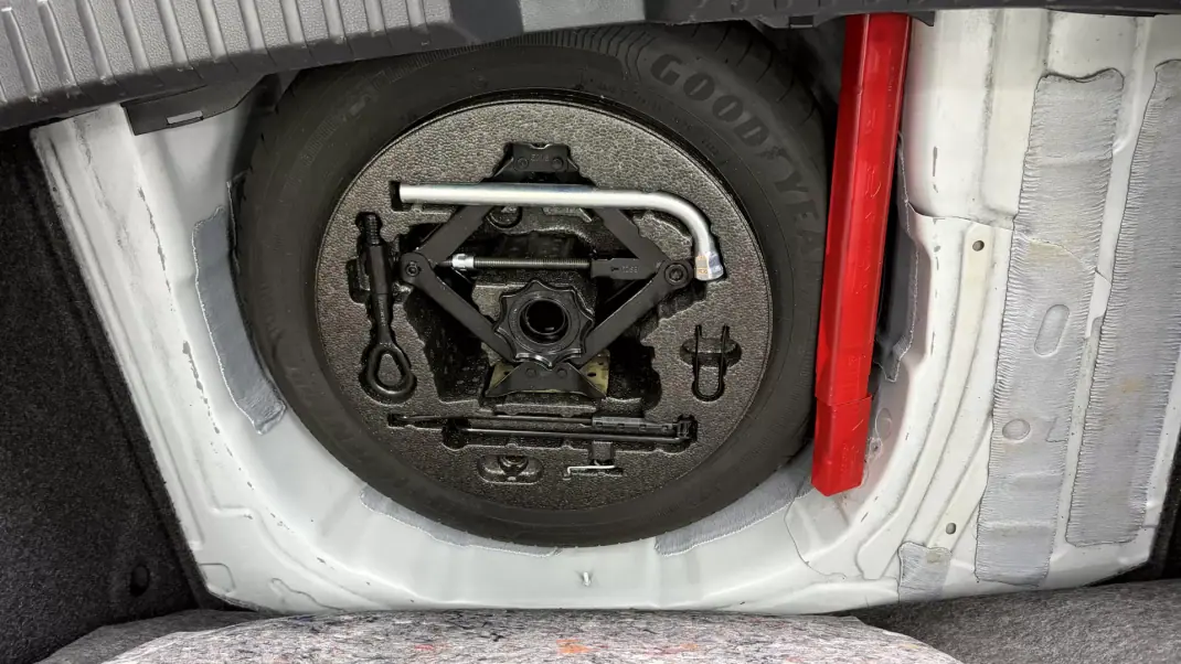 SEAT Ibiza 2023 - 14270 EUR, 50000 km - AUTO.MOTO.pt - 50000km - foto 35 de 38