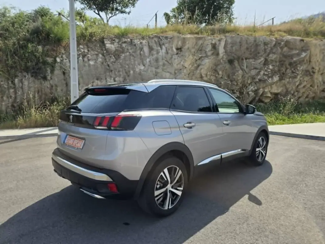 Peugeot 3008 2017 - 18990 EUR, 117000 km - AUTO.MOTO.pt - 117000km - foto 11 de 15