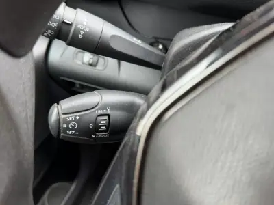 Peugeot PARTNER 1.6 BLUEHDI 100 CVM5 STANDARD ASPHALT 3 LUGARES 2020 - 12900 EUR, 151831 km - AUTO.MOTO.pt - 151831km - foto 7 de 15